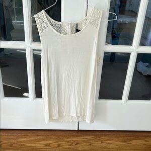 Banana Republic Cream Tank Top Relaxed Fit Sleeveless🌿